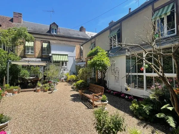 Maison 13 pièces 285 m²
