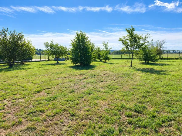 Dieupentale Beau terrain à bâtir d'environ 750 m2 avec vue