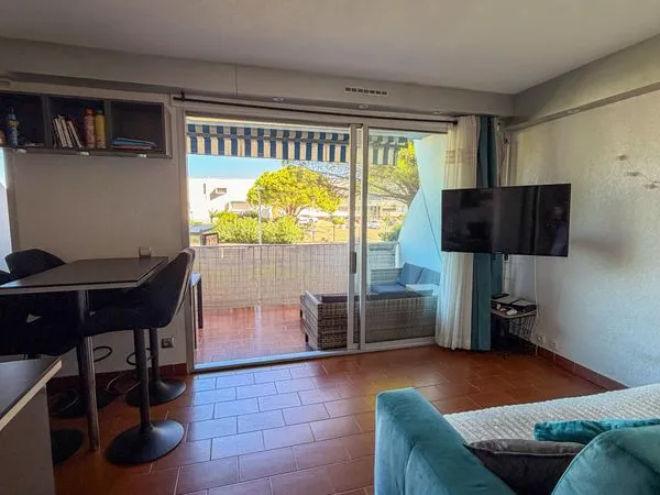 Appartement studio 24m² Port Camargue 1ère ligne mer