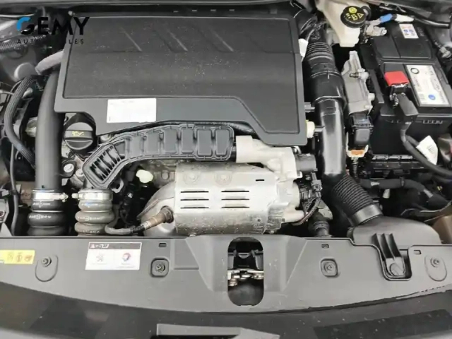 Peugeot 2008 puretech 130 s&amp;s eat8 — photo 12
