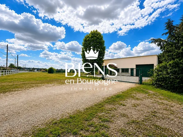 EXCLUSIF BEAUNE ENTREPOT DE 200 M² SUR 4000 M² DE TERRAIN CLOS