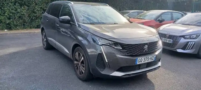Peugeot 5008 puretech 130ch s&amp;s eat8