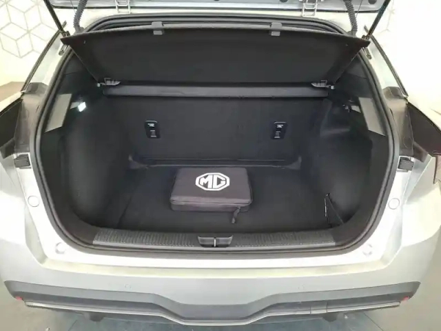 Mg Mg4 electric 51kwh - 125 kw 2wd — photo 13
