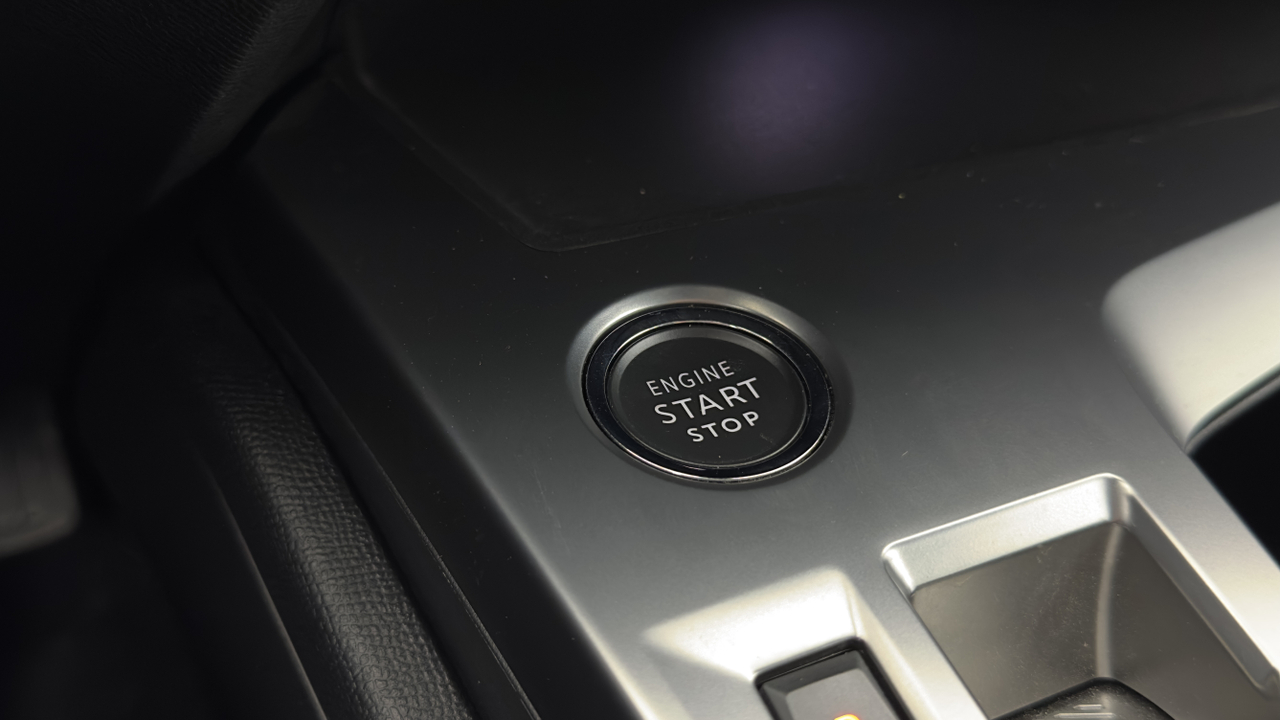 Peugeot 308 SW PHEV 180 e-EAT8 — photo 27