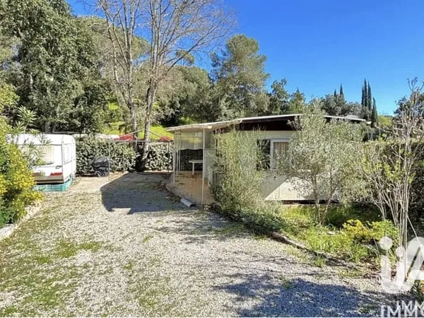 Terrain 200 m²