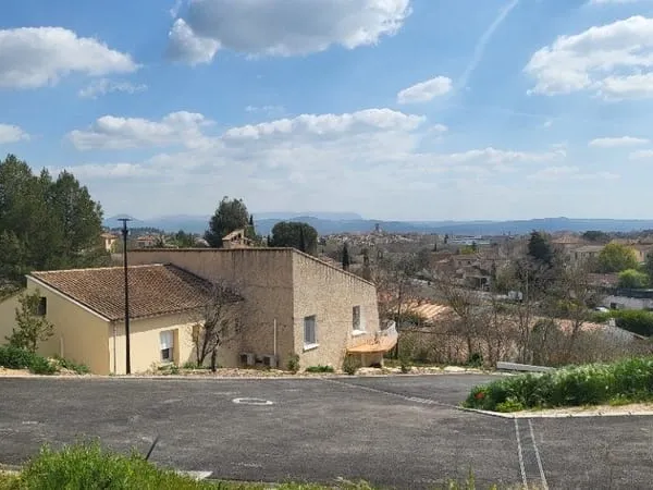 Terrain 235 m²