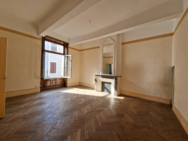 Beaux appartements à rénover