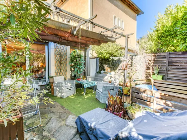2/3p avec terrasse et parking, calme absolu - actuellement loué