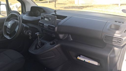 Peugeot Partner 1.2 PureTech 110 - Pro – 2021 – 19444 km – Essence – Boîte Manuelle — photo 10