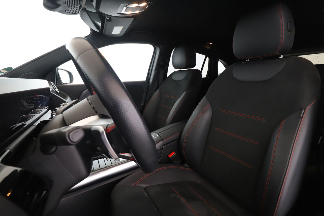 Mercedes-Benz GLA 200 d AMG Line DCT — photo 9