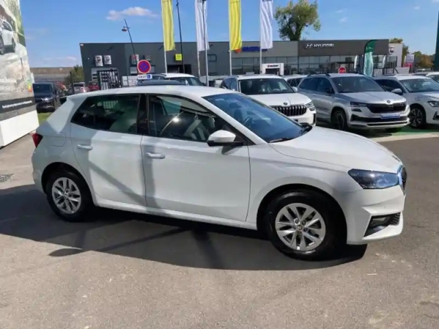 Skoda Fabia 1.0 mpi 80ch ambition — photo 3