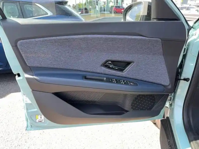 Renault 4 renault  e-tech electrique 150 ch autonomie confort — photo 15