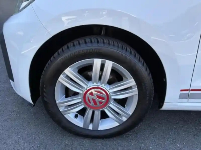 Volkswagen Up ! 1.0 90ch bluemotion technology ! beats audio 5p — photo 6