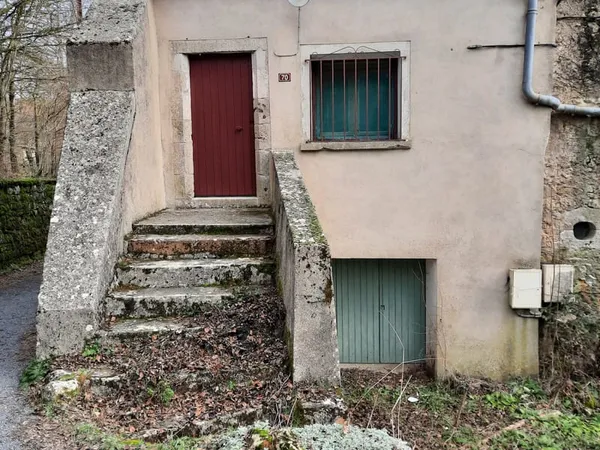 Opportunité à saisir : maison de village T3 à rénover à Corn