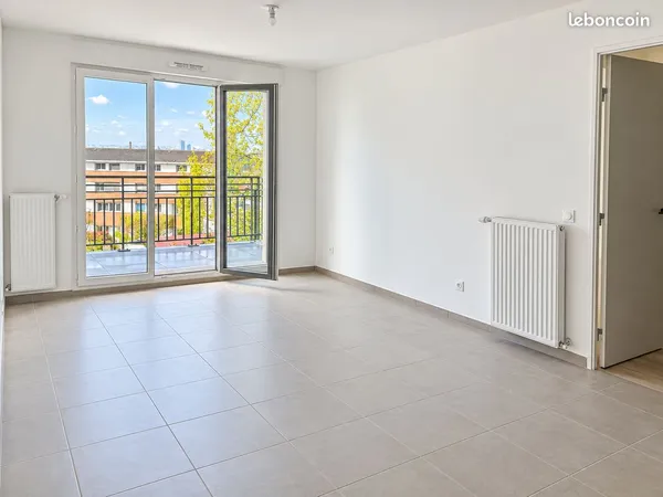 À LOUER - Superbe 2 pièces neuf de 55 m² + balcon de 5 m² - Dernier étage