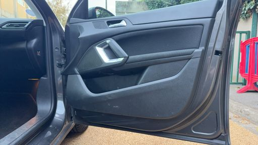 Peugeot 308 SW 1.2 PureTech 130 - Allure – 2019 – 57646 km – Essence – Boîte Manuelle — photo 26