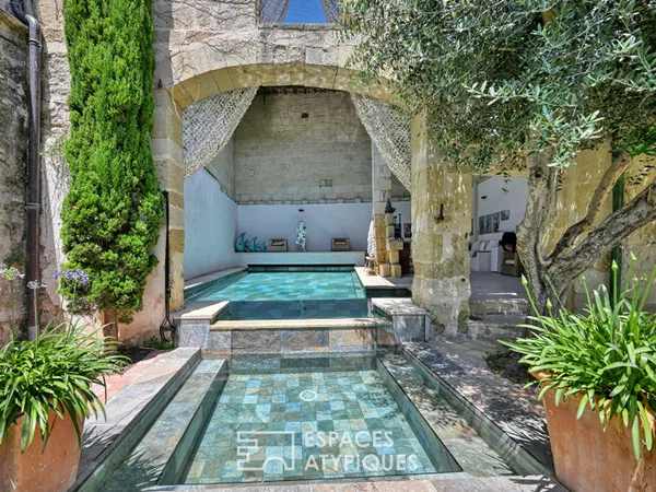 Maison au charme indécent avec piscine en coeur de village