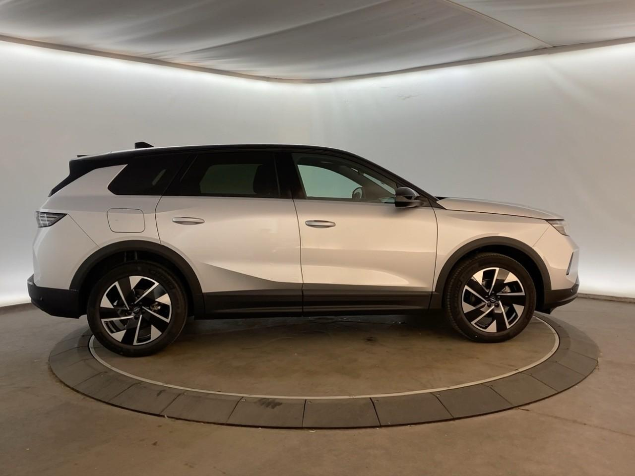 Opel Grandland 1.2 turbo hybrid 145 ch e-dct6 gs — photo 4