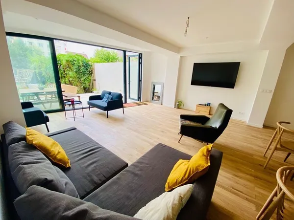 Magnifique coliving 250m² metro Gainsbourg M11
