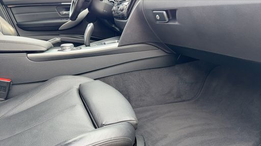 BMW Serie 3 318d 150 Steptronic8 - M Sport – 2016 – 153672 km – Diesel – Boîte Automatique — photo 18