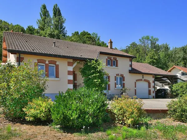 Maison 9 pièces 254 m²