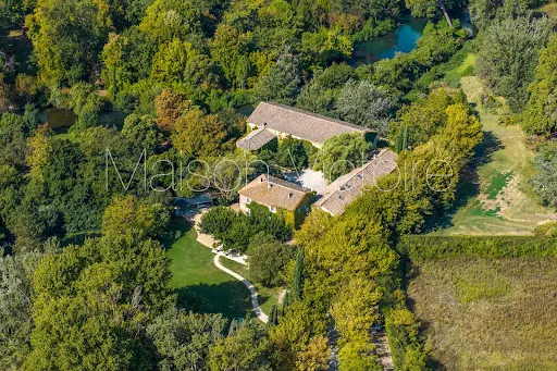Maison 1313 m²