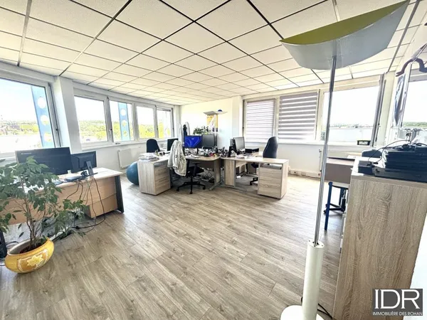 Bureau 97 m²