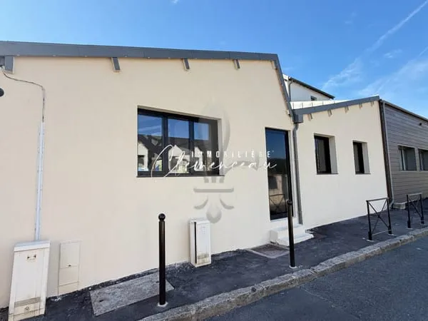 LOCAL ATELIER PROFESSIONNEL / COMMERCIAL -114 m² -ENTIÈREMENT RÉNOVÉ