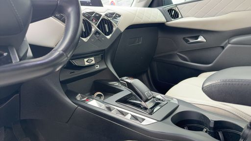 DS DS3 Crossback 1.2 PureTech 130 EAT8 - Grand Chic – 2019 – 93114 km – Essence – Boîte Automatique — photo 9