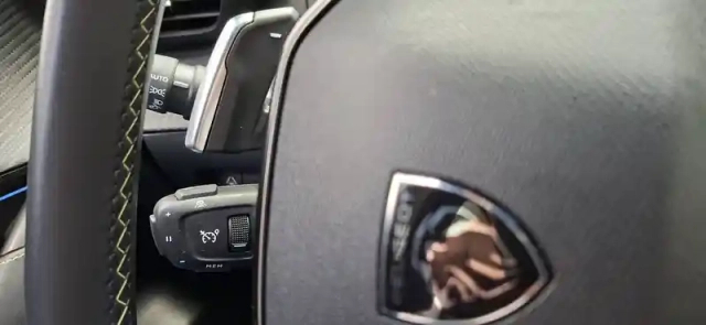 Peugeot 208 hybrid 136 e-dcs6 — photo 22