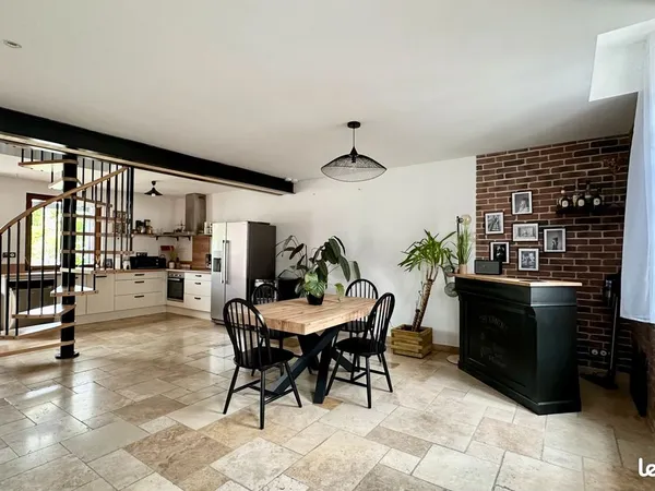 Maison de ville en location 118 m2 3 chambres