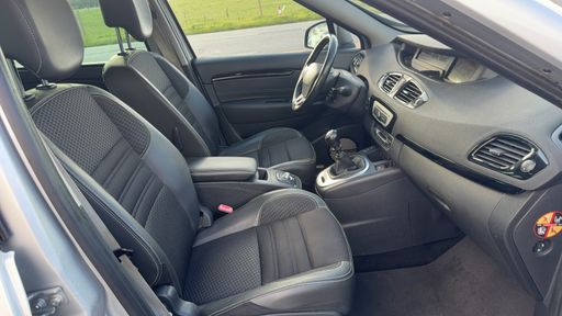 Renault Grand Scenic 1.6 dCi 130 - Bose Edition – 2015 – 131155 km – Diesel – Boîte Manuelle — photo 33