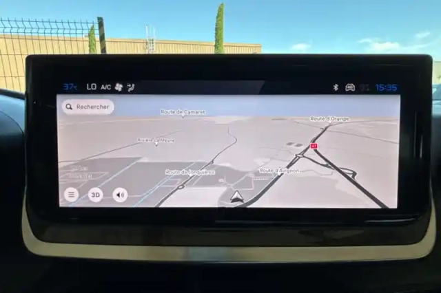 Peugeot 208 hybrid 100 e-dcs6 — photo 16