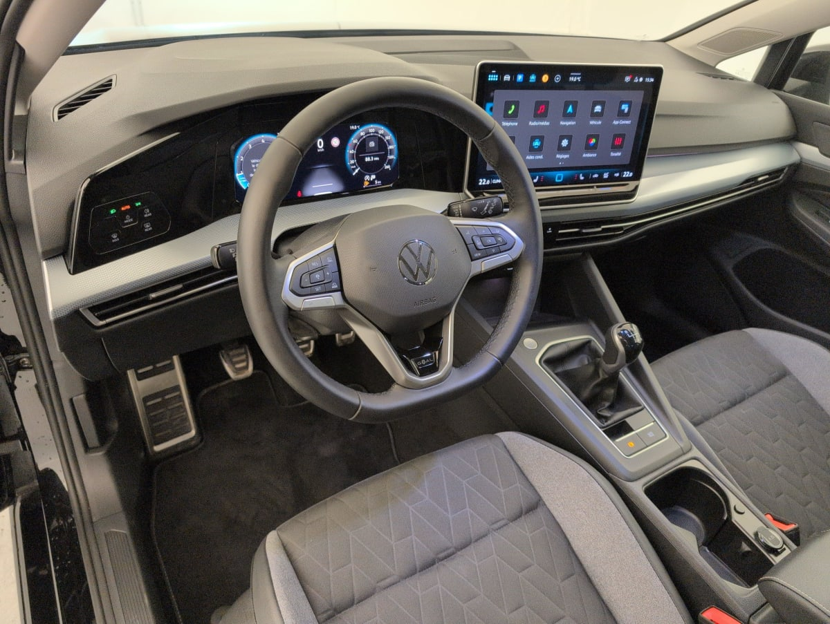 Volkswagen Golf 8 — photo 15