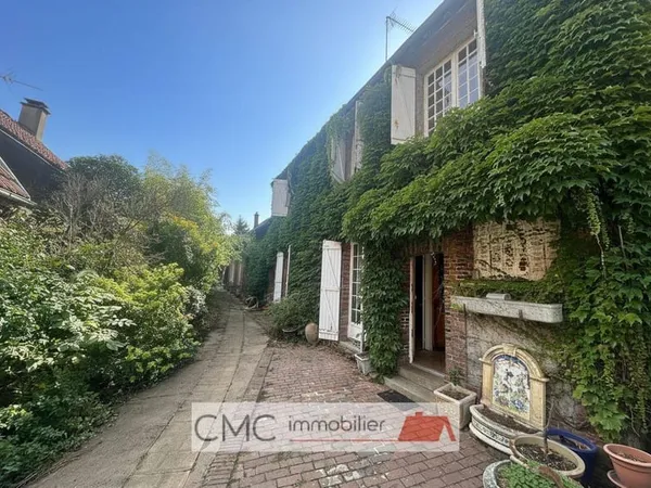 Maison 12 pièces 236 m²