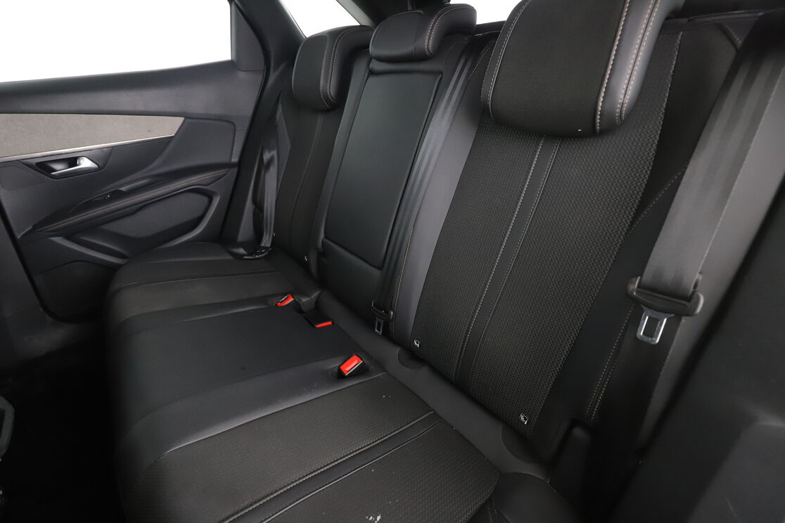 Peugeot 3008 1.5 Blue-HDi GT EAT8 — photo 13