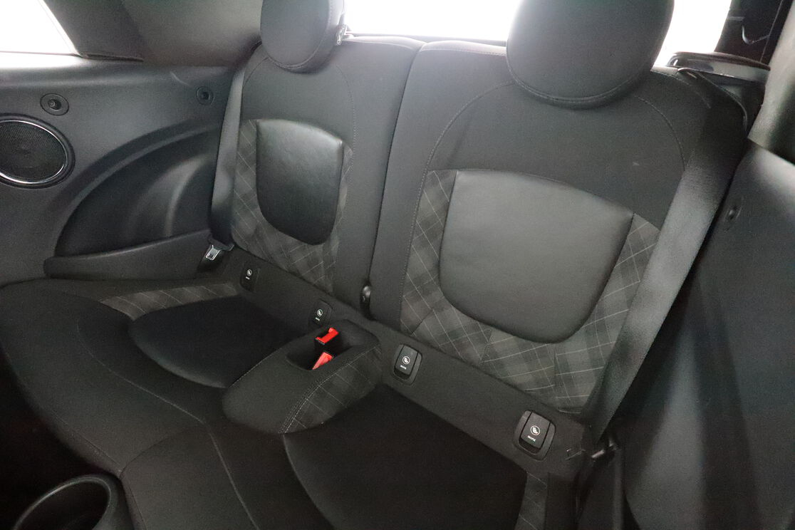 MINI Cabrio Cooper D BVA6 — photo 13