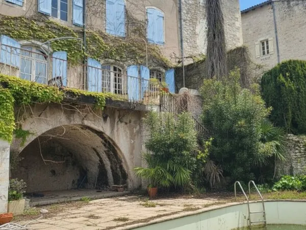 Demeure de ville et village 14 pièces 398 m²