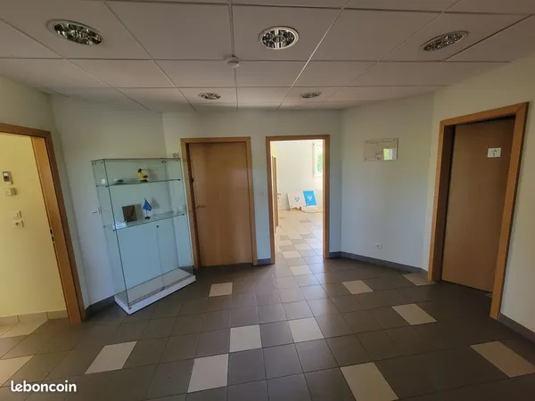 Bureaux 118 m² Étupes