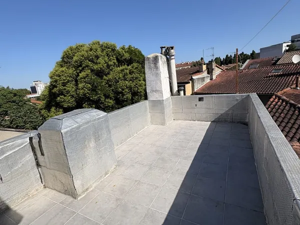 Studio calme avec terrasse