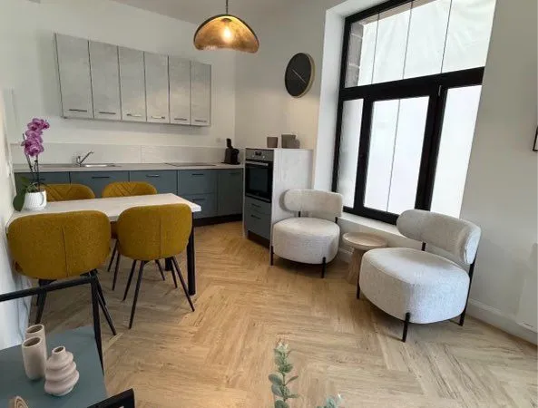 À LOUER - T3 MEUBLÉ 60 m² ENTIÈREMENT RÉNOVÉ - BRESLES CENTRE
