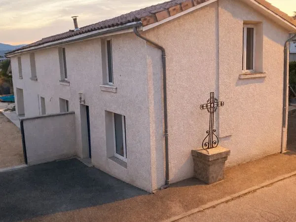 🏡 À VENDRE - Maison familiale de 135 m² avec grand terrain à Chanas (38)