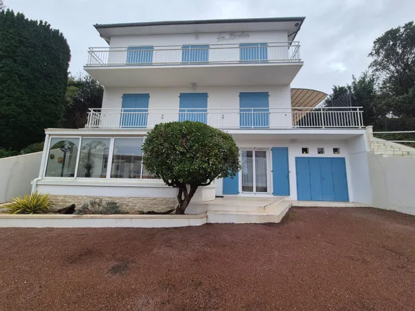 VAUX SUR MER