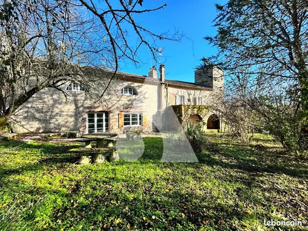 Maison 10 pièces 262 m²