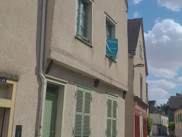 A LOUER STUDIO MEUBLE A CHARTRES