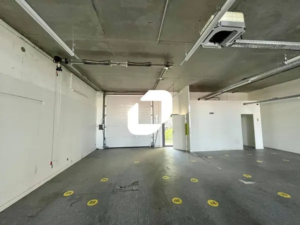 Local d'activité 408 m²