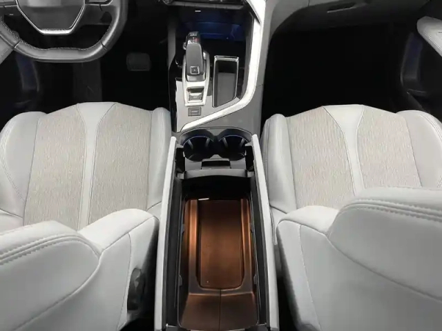 Peugeot 3008 1.2 puretech 130ch s&amp;s eat6 — photo 7