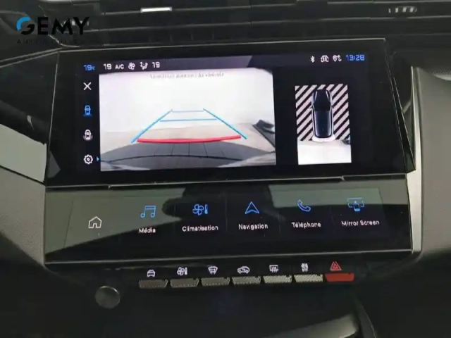 Peugeot 308 phev 180 e-eat8 — photo 31