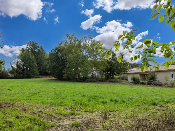 Terrain à bâtir Vente Saint-Pierre-d'Eyraud 1539m² 29800€