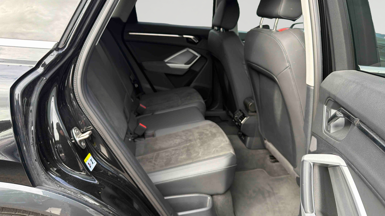 Audi Q3 35 TDI 150 ch S tronic 7 — photo 19